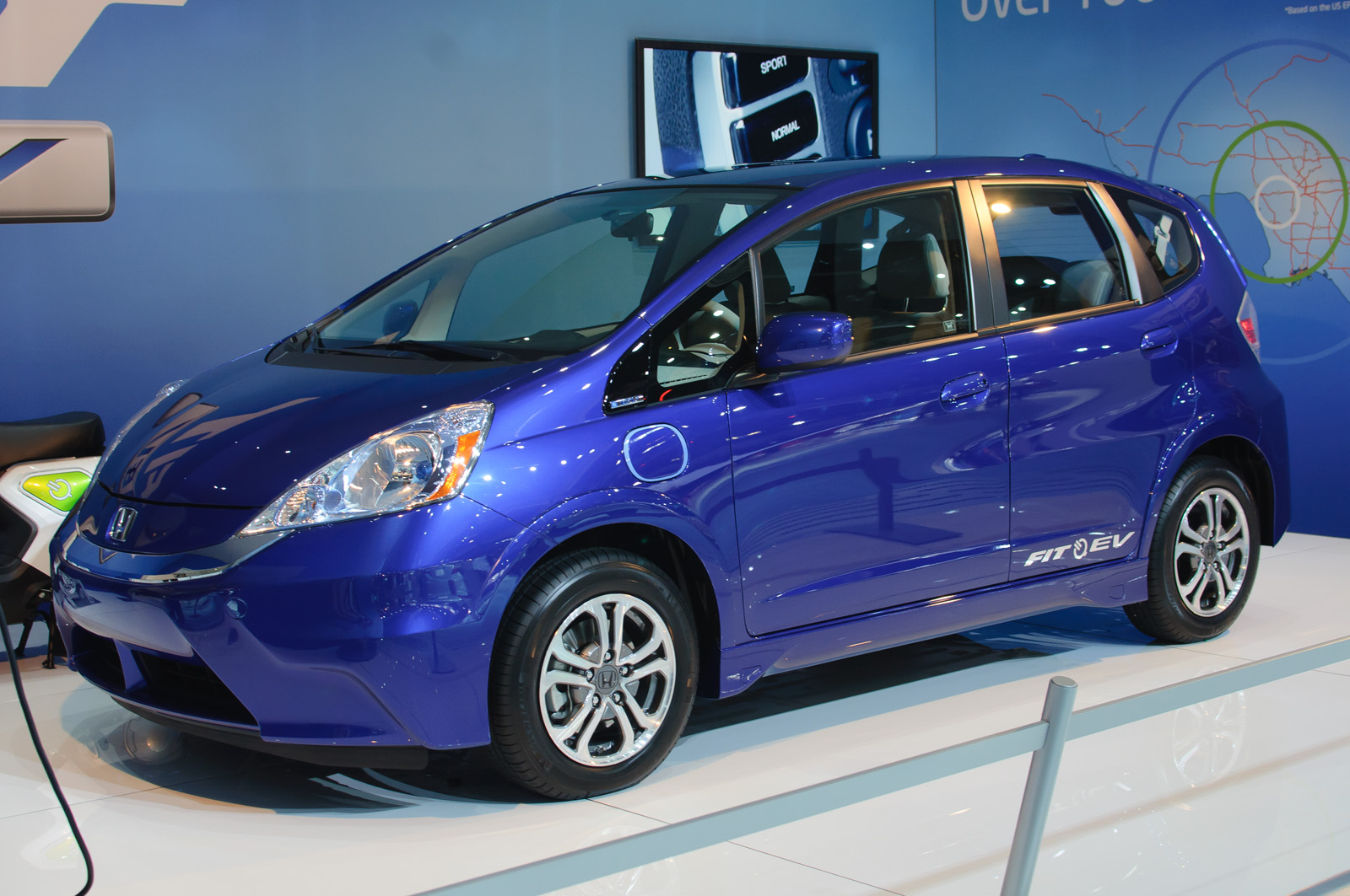 Why Honda's Unloading Electric Cars for Cheap