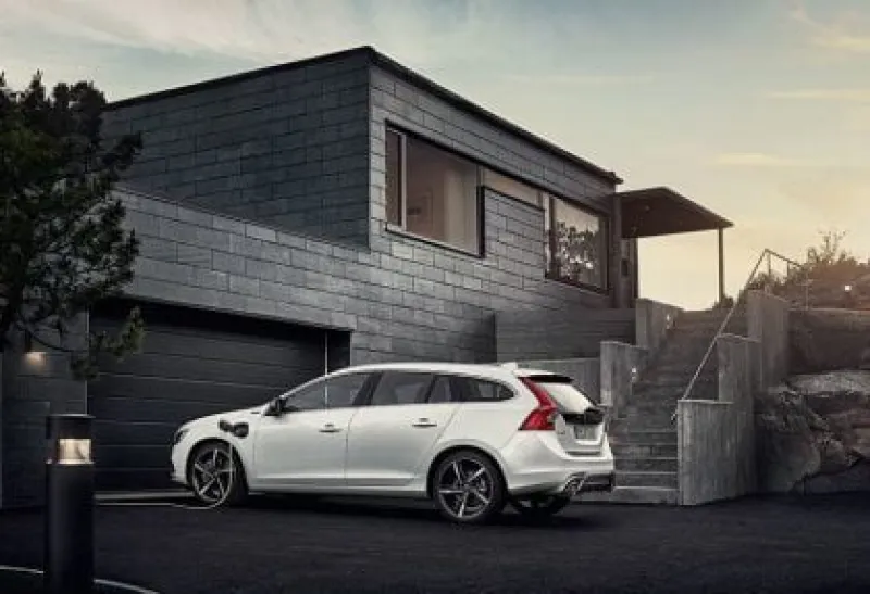 Volvo XC90 Plugin Hybrid Electric Car is Amazingly Responsive power